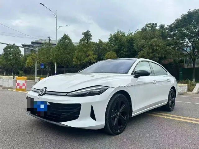 Фотография автомобиля — Volkswagen Lamando