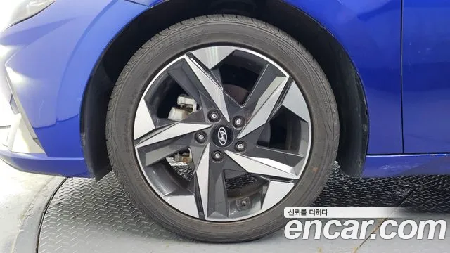 Hyundai AVANTE Avante (CN7) — Фото автомобиля 5