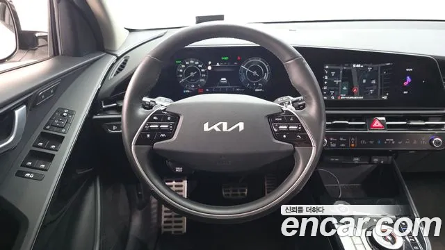 Kia Niro — Фото автомобиля 13