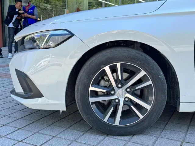 Honda Civic — Фото автомобиля 5