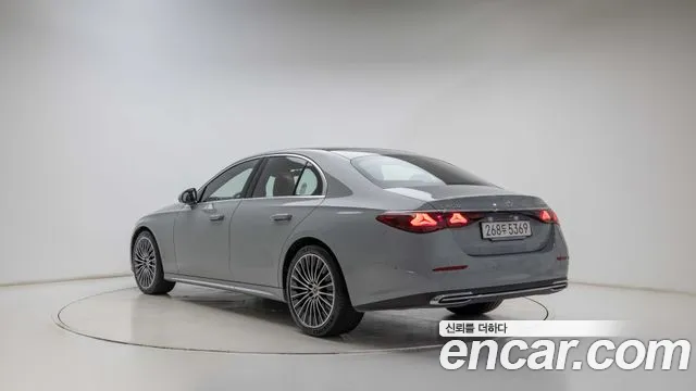 Mercedes-Benz E-Class W214 — Фото автомобиля 2