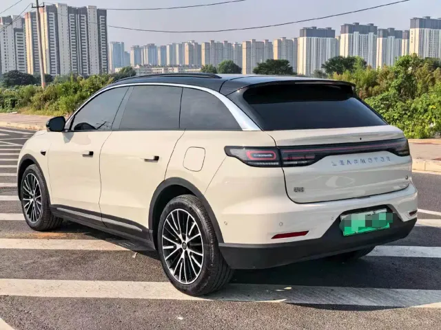 Leapmotor C11 — Фото автомобиля 9