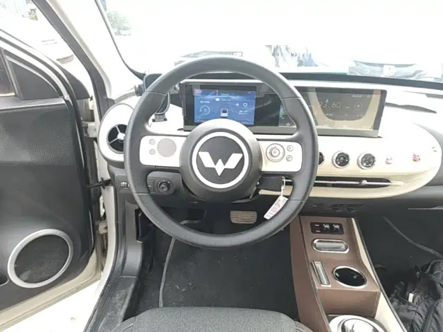 Wuling Bingo — Фото автомобиля 10