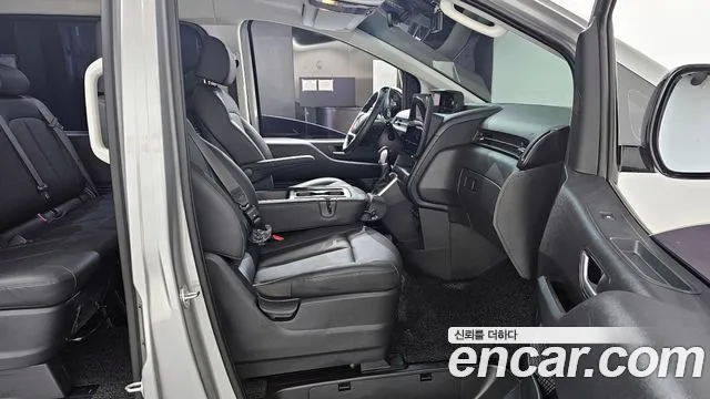 Hyundai Staria Staria L3.5 Tourer 11 мест — Фото автомобиля 24