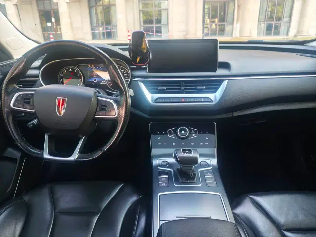 Hongqi H5 — Фото автомобиля 8