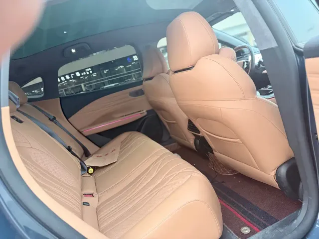 Geely Galaxy Xingyao 8 — Фото автомобиля 11