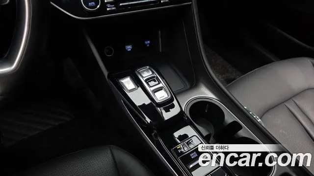 Hyundai Sonata — Фото автомобиля 12