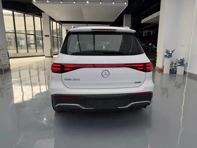 Mercedes-Benz EQB — Фото автомобиля 15