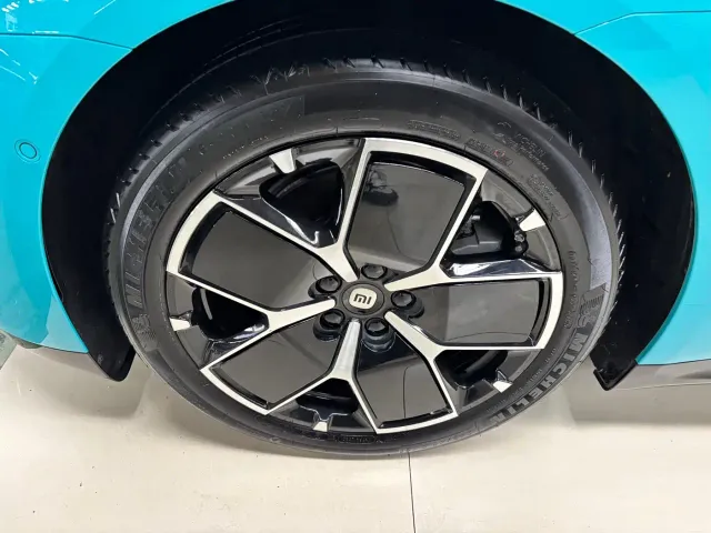 Xiaomi SU7 — Фото автомобиля 5