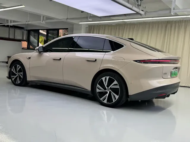 Nio ET5 — Фото автомобиля 10