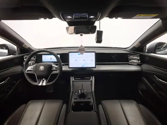 BYD Qin L — Фото автомобиля 16