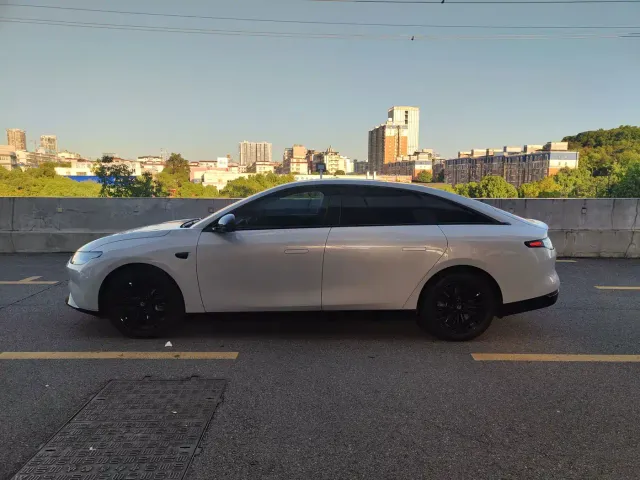 Leapmotor C01 — Фото автомобиля 12