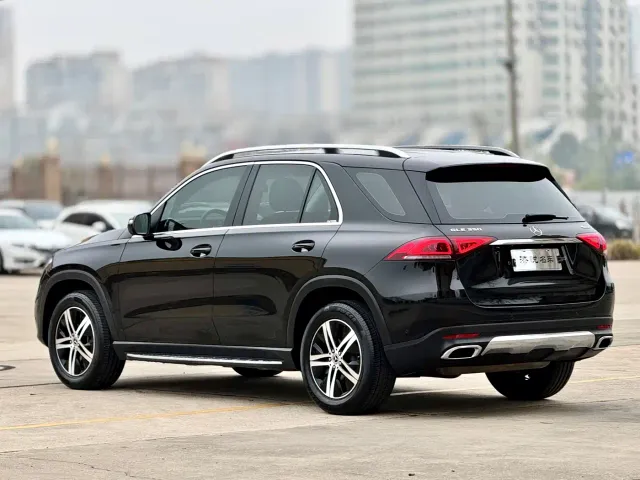 Mercedes-Benz GLE-Class — Фото автомобиля 3