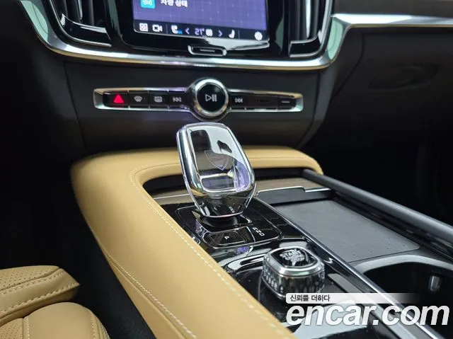 Volvo V90 — Фото автомобиля 10