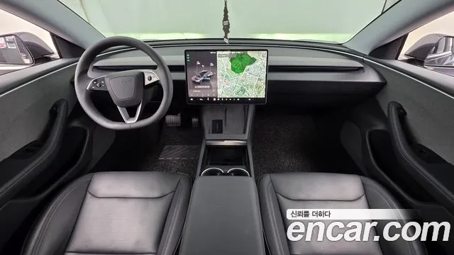 Tesla Model 3 — Фото автомобиля 6