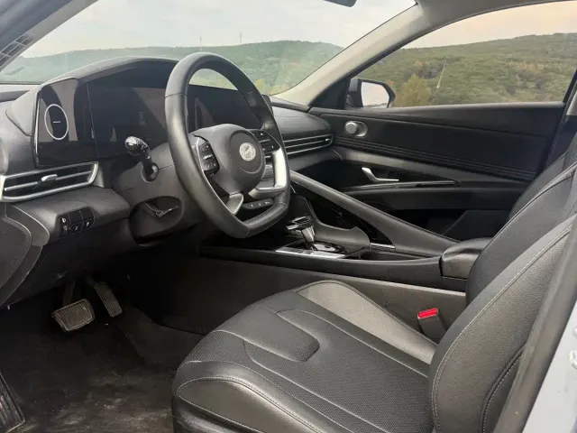 Hyundai Elantra — Фото автомобиля 7