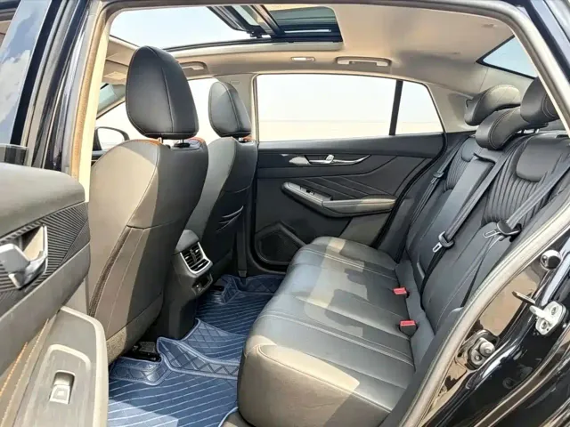 Dongfeng Yixuan MAX — Фото автомобиля 5