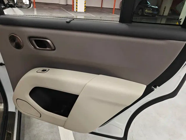 Li Auto Li i8 2025 Standard Edition — Фото автомобиля 6
