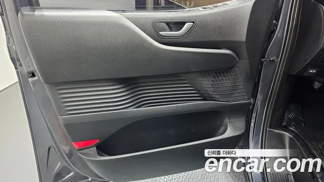 Hyundai Staria — Фото автомобиля 13