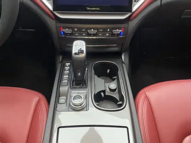 Maserati Ghibli — Фото автомобиля 22