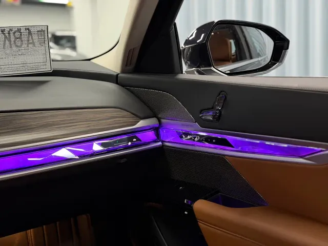 BMW i7 — Фото автомобиля 4