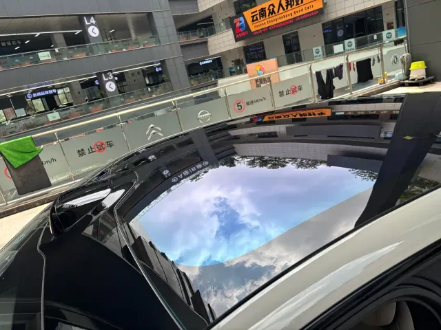 Xiaomi SU7 — Фото автомобиля 19