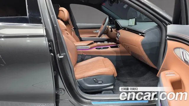 Genesis GV70 2.5T Бензин AWD — Фото автомобиля 26