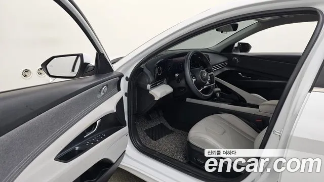 Hyundai Avante CN7 — Фото автомобиля 10