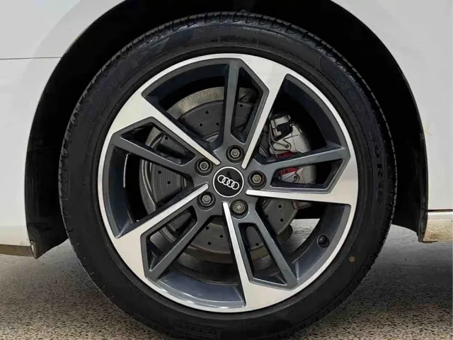 Audi A4L — Фото автомобиля 7