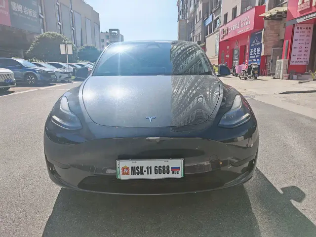 Фотография автомобиля — Tesla Model Y