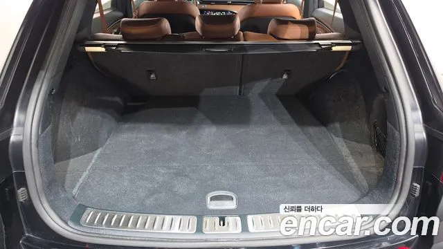 Genesis GV70 — Фото автомобиля 24