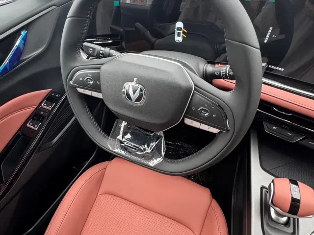 Changan X5 Plus — Фото автомобиля 8