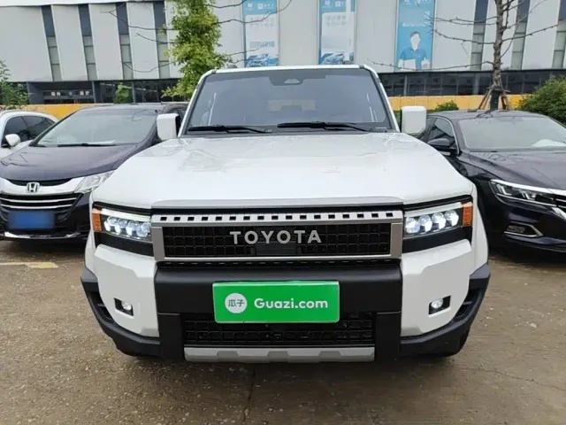 Toyota Prado — Фото автомобиля 2