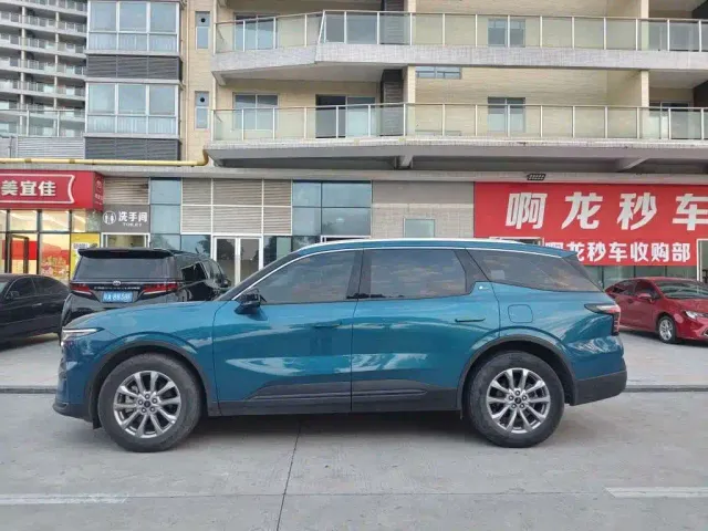 Ford Edge — Фото автомобиля 3