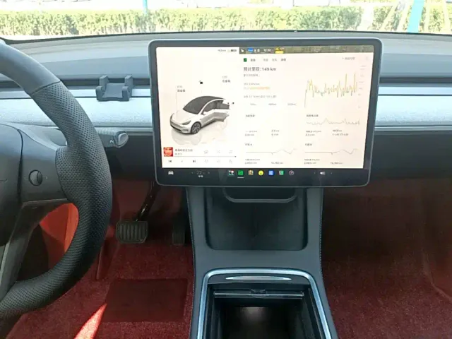 Tesla Model Y — Фото автомобиля 12