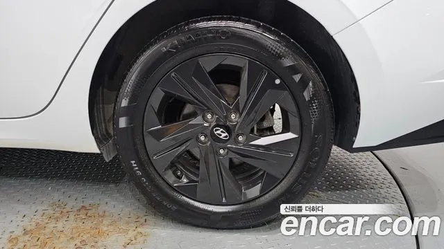 Hyundai Avante CN7 — Фото автомобиля 21