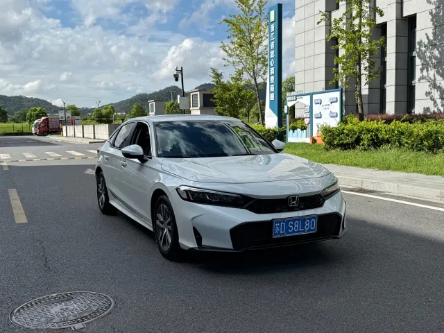 Honda Civic — Фото автомобиля 3