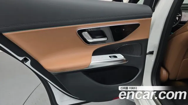Mercedes-Benz E-Class — Фото автомобиля 14