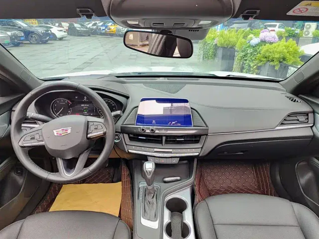 Cadillac CT4 — Фото автомобиля 10
