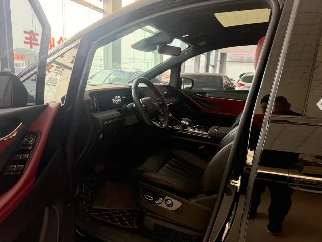 GAC Trumpchi M8 — Фото автомобиля 4
