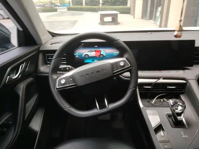 Roewe RX5 — Фото автомобиля 15