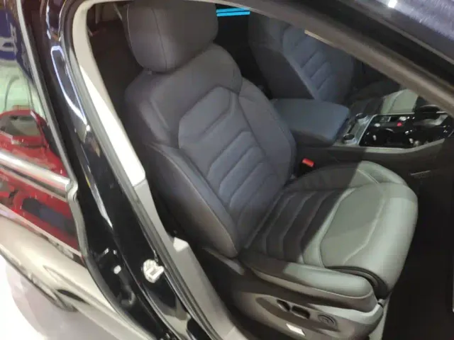 Volkswagen Touareg 2022 2.0TSI Rui Shang Edition — Фото автомобиля 24