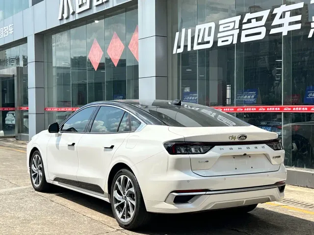 Ford Mondeo — Фото автомобиля 4