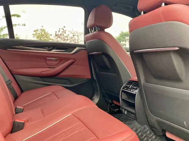 BMW 5 Series — Фото автомобиля 8