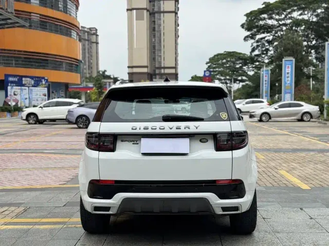 Land Rover Discovery Sport — Фото автомобиля 8