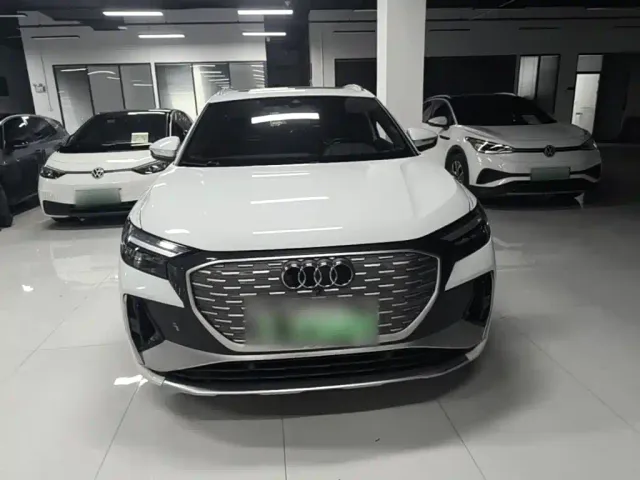 Audi Q4 e-tron — Фото автомобиля 2