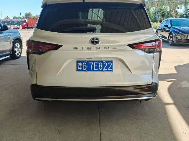 Toyota Toyota Sienna 2024 2.5L Hybrid Comfort Edition — Фото автомобиля 2