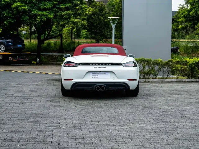 Porsche 718 — Фото автомобиля 11