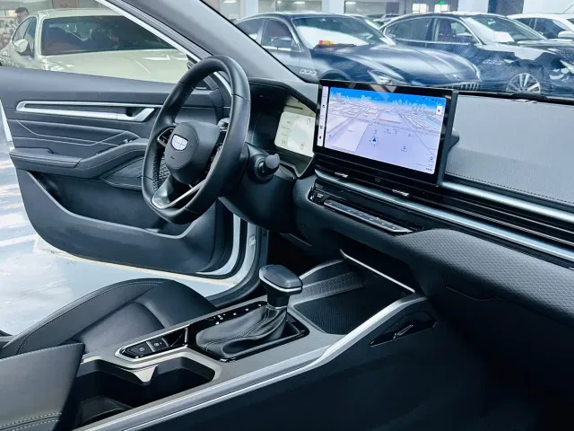 Geely Emgrand — Фото автомобиля 7