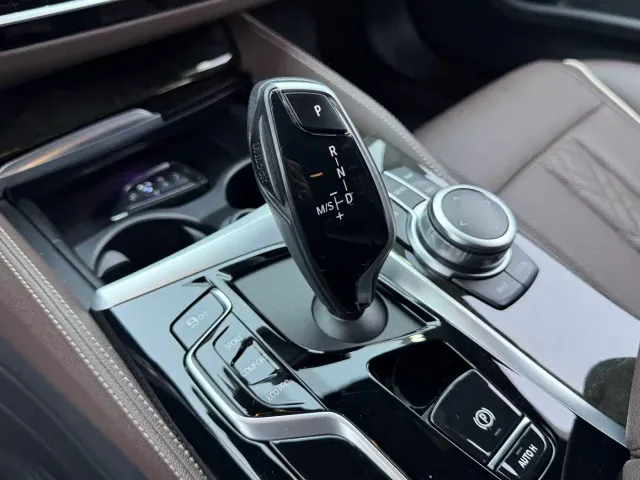 BMW 5 Series — Фото автомобиля 9